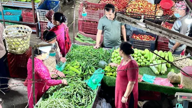 काठमाण्डूको एउटा तरकारी बजार। 