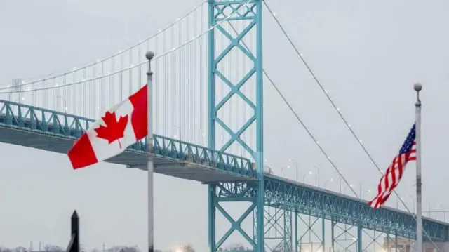 ድንድል ኣመሪካን ካናዳን