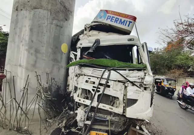 માર્ગ અકસ્માત ગુજરાત સુરત અમદાવાદ 