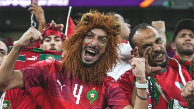 Maroko mendapat dukungan penuh pendukungnya di Qatar - Piala Dunia pertama yang diadakan di dunia Arab - tetapi tiket untuk perempat final langka.