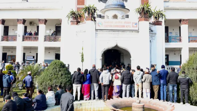 निर्वाचन आयोगमा कांग्रेस नेताहरू