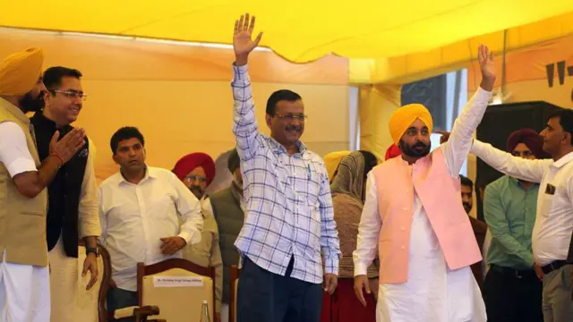 पंजाब में एक रैली में मौजूद केजरीवाल और भगवंत मान (फ़ाइल फ़ोटो)