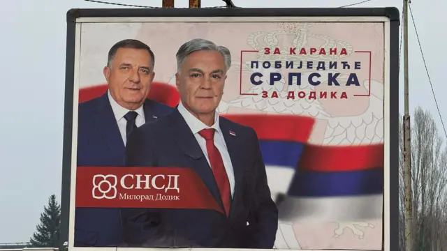 bilbord Siniša Karan Milorad Dodik