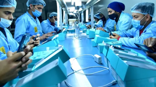 ভারতের অন্যতম বৃহৎ মোবাইল ফোন নির্মাতা মাইক্রোম্যাক্স