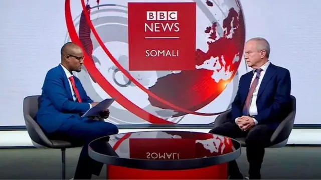 Muxyadiin Rooble oo waraysanaya danjire Larry Andre