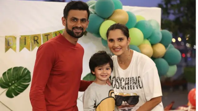 सानिया ने पाकिस्तानी क्रिकेटर शोएब मलिक से शादी की है