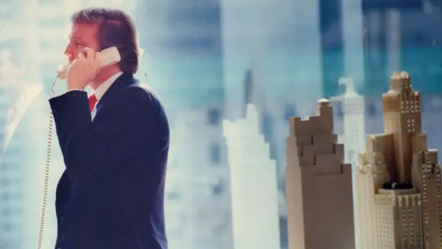 Дональд Трамп Нью-Йорктогу Трамп-Плаза кеңсесинде, 1987-жыл