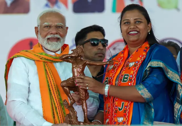 हीना गावित