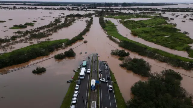 Transbordamento do rio Jacui interditou estradas na região metropolitanawin roletaPorto Alegre