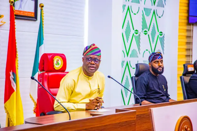 Gomina Seyi Makinde pẹlu olori ile aṣofin ipinlẹ Ọyọ