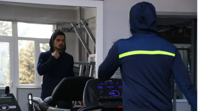 Nuru Əhmədov deyir ki, formada qalmaq üçün qidalanmaqdan tutmuş idmana qədər hər şey vacibdir