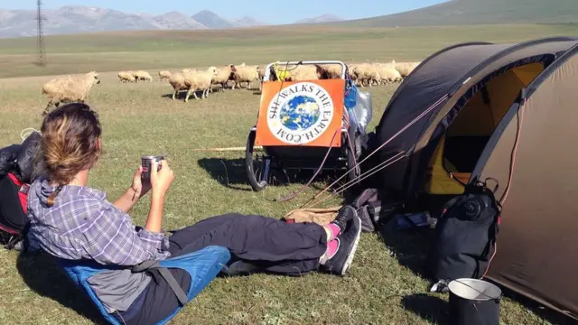 انجیلا میکسویل