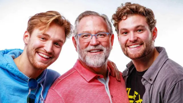 Колин, Дилан 