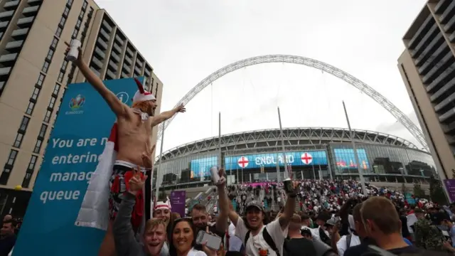 фанати Англії