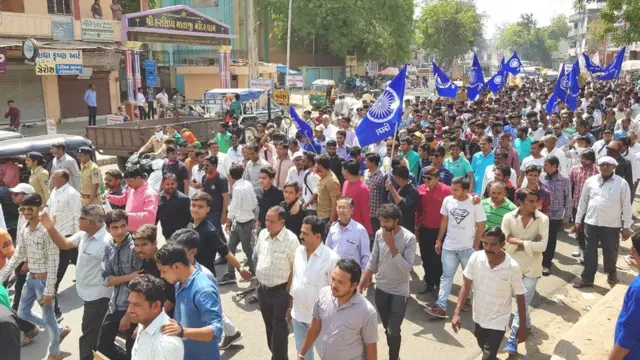 રેલીમાં લોકો