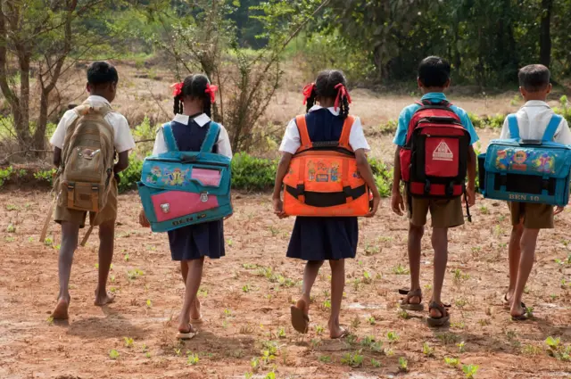 महाराष्ट्रात आता पहिलीपासून हिंदीची 'शिक्षा', मनसे म्हणते संघर्ष 'अनिवार्य'