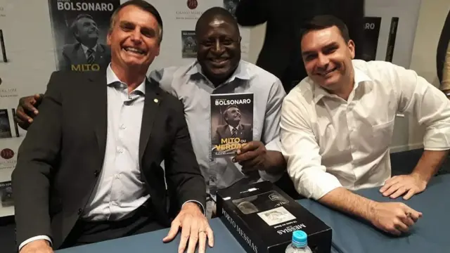 Jair Bolsonaro, Hélio Lopes e Flavio Bolsonaro