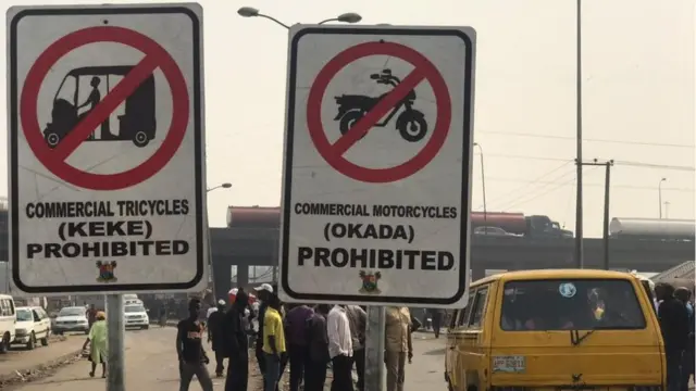 Ọkọlọtọ na-amachi keke na okada na Legọs