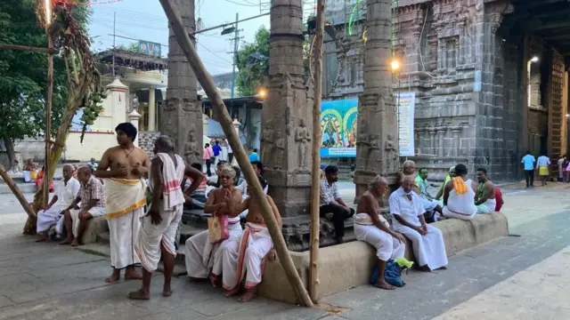 வடகலை, தென்கலை சர்ச்சை