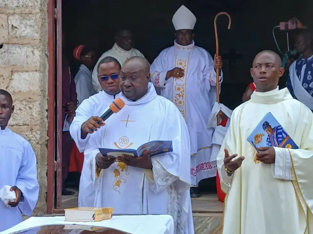 Oniwaasu John Akin Oyejola lasiko to n waasu nibi isinku naa