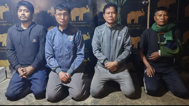 အေအေ ဖမ်းဆီးထားတဲ့ ရခိုင်ပြည်နယ် ဒုတိယတိုင်းမှူး ဗိုလ်မှူးချုပ်သောင်းထွန်းနဲ့ နပခ တိုင်းဦးစီးချုပ် ဗိုလ်မှူးချုပ်ကျော်ကျော်သန်း