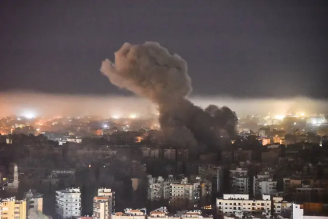 အီရန်တိုက်ခိုက်ခံရမှုမှာ အနီးရှိ ဘေရွတ်တောင်ပိုင်းကနေ မီးခိုးတွေမြင်ရတာပါ