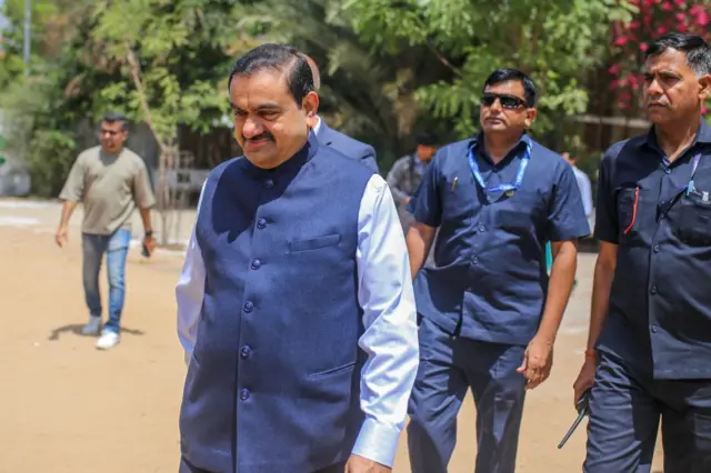 তার বিরুদ্ধে ওঠা অভিযোগ অস্বীকার করেছেন গৌতম আদানি। 