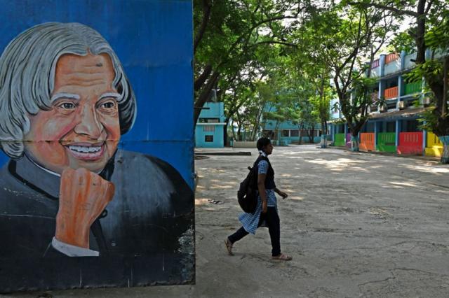 சென்னையில் உள்ள பள்ளிக்கூடங்களுக்கு மிரட்டல் விட்ட நபரை கண்டுபிடிப்பதில் என்ன சிக்கல்?