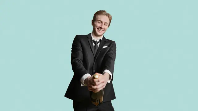 অ্যালকোহলও পানিশূন্যতার জন্য দায়ী।