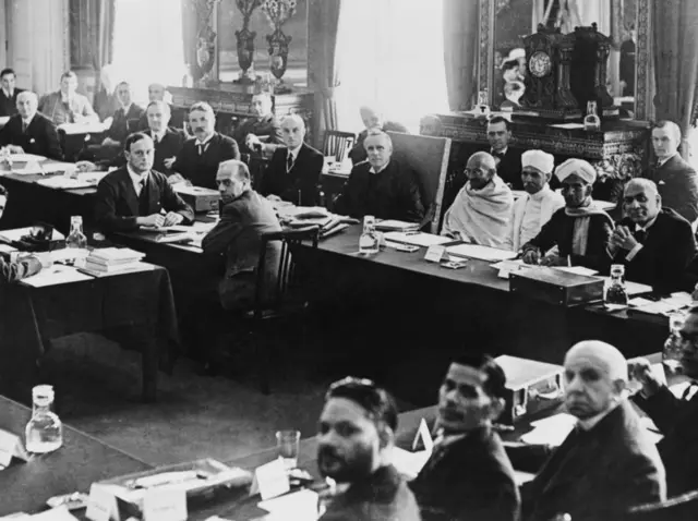 राजासँगको भेटका बेला गान्धीले धोती लगाएर गएका थिए