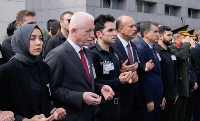 İstanbul Valisi cenaze töreninde