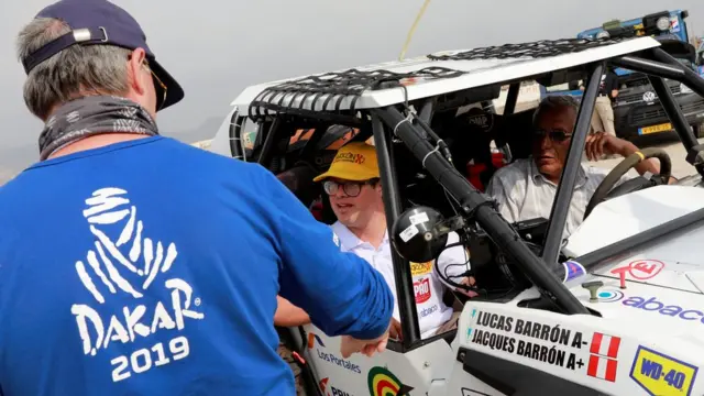 Lucas Barrón montado en el Polaris.