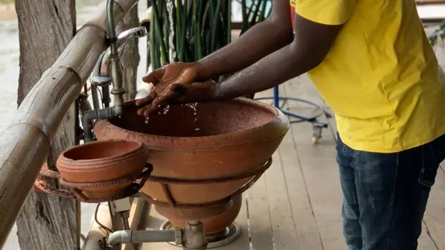 Onye na-akwọcha aka