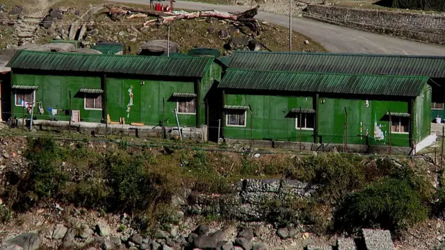 انڈین فوج کی بیرک