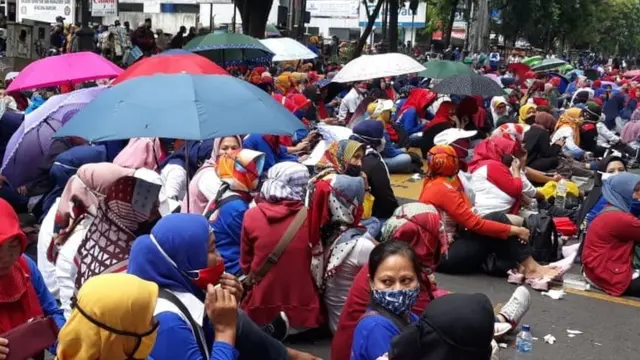 aksi demonstrasi omnimbus law