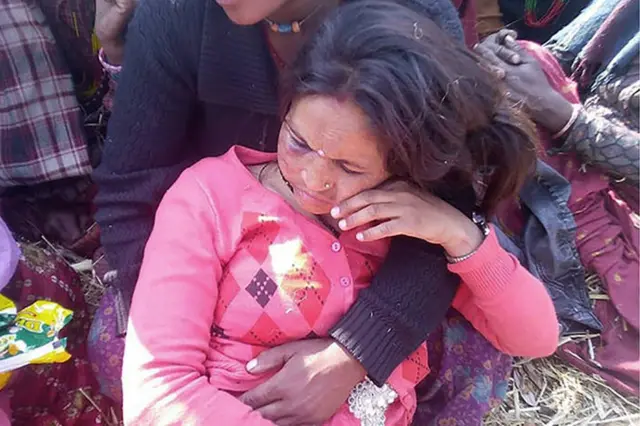 વિમાન દુર્ઘટનામાં બચી ગયેલાં પ્રવાસી મહિલાની તસવીર