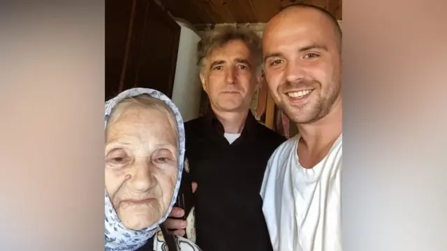 ميخايلو مع والده قبل الحرب