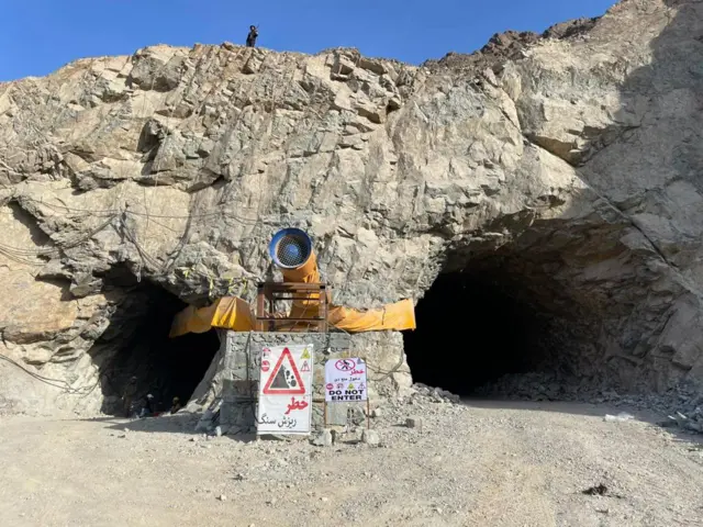 تونل‌ها بر روی فرارود در فراه افغانستان