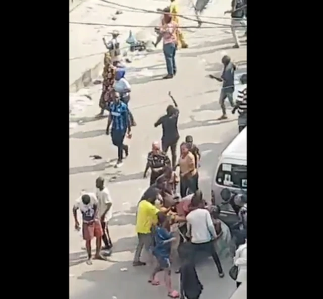 Viral video of fight-fight wey break out for Idumota area of Lagos State
