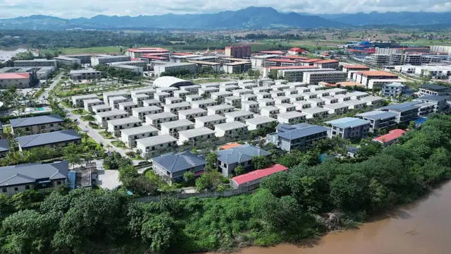 ထိုင်း-မြန်မာနယ်စပ် မြဝတီမြို့နယ်ထဲက KK Park ဝင်း (ပုံဟောင်း)