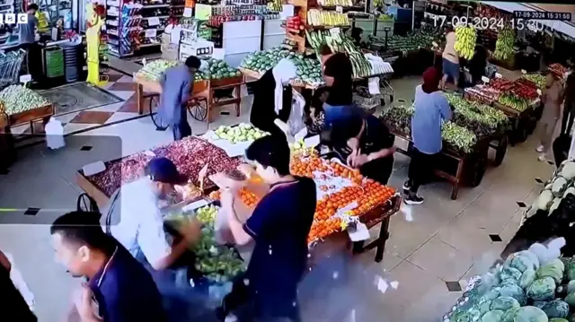 Imagemestrela 8 pontascameraestrela 8 pontassegurança mostra um pequena explosãoestrela 8 pontassupermercado