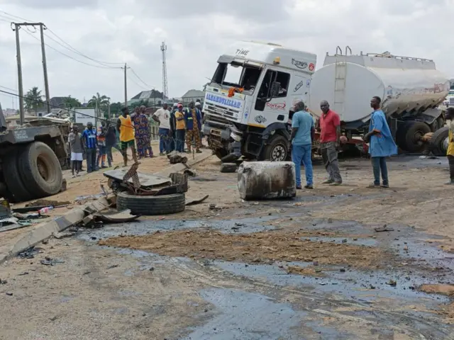 Ọkọ tirela to kò ijamba ọkọ 