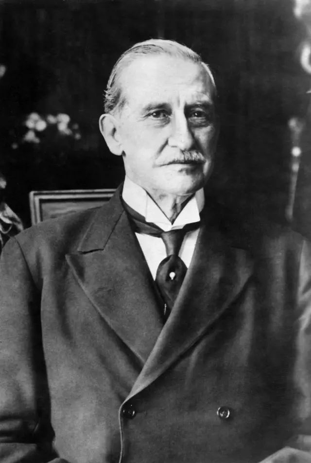 బెసిల్ జాహ్రాఫ్