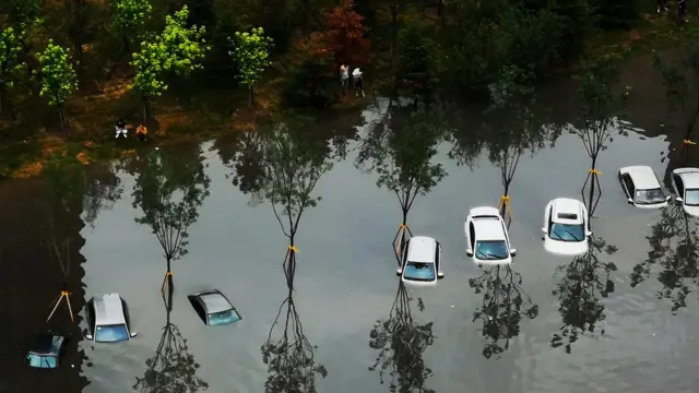 Flood wata cover cars for Kerala