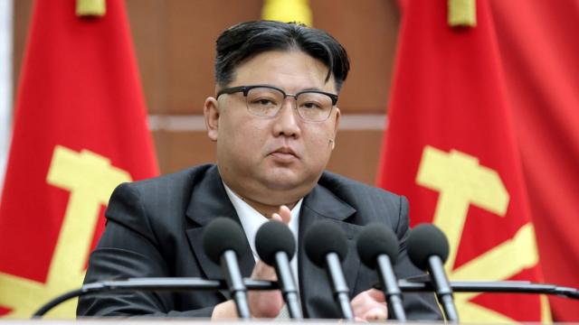朝鮮中央通信が31日に掲載した、朝鮮労働党中央委員会総会での金正恩総書記の画像