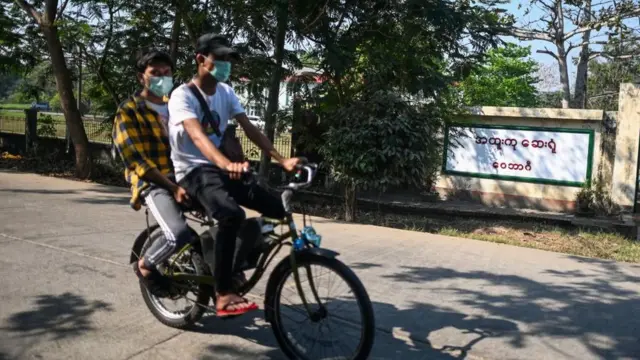 ဝေဘာဂီမှာ ပြင်သစ်နိုင်ငံသား လူနာ ၃ ဦးပါအဝင် လူနာ ၇၁ ဦးရှိနေပါတယ်။