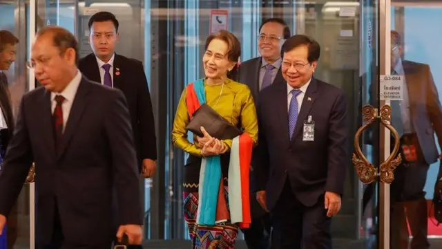ပြစ်မှုကျူးလွန်တဲ့သူတွေကို ကာကွယ်ပြောဆိုပြီး တရားမျှတမှုအတွက် မရပ်တည်မှာကိုလည်း ကမ္ဘာက စိုးရိမ်နေတယ်လို့ဆို