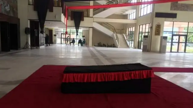 Bwana Annan yari amaze imyaka aba mu Busuwisi