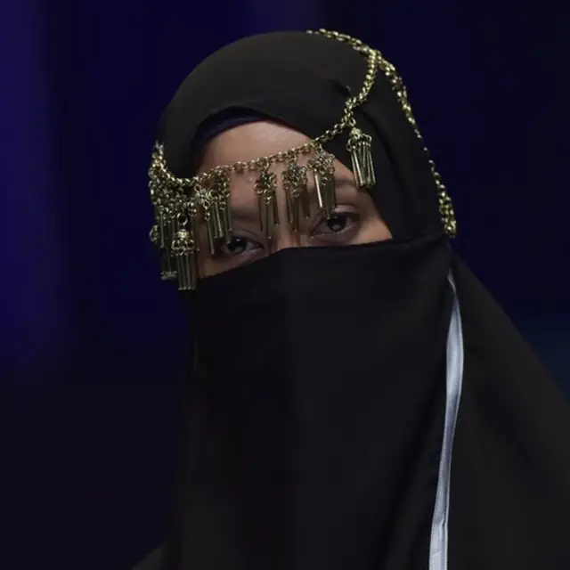 په دې ننداره کې یوه ګډونواله