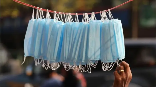 গত বছর ১৮ই মার্চ বাংলাদেশে করোনাভাইরাসে আক্রান্ত হয়ে প্রথম এক ব্যক্তির মৃত্যুর খবর নিশ্চিত করেছে বাংলাদেশের রোগতত্ত্ব, রোগ নিয়ন্ত্রণ ও গবেষণা বিভাগ